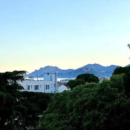 Elegant Et Spacieux 3 Pieces, Centre Apartmán