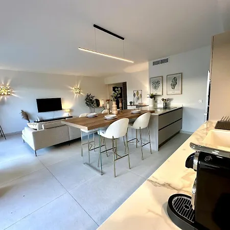 Elegant Et Spacieux 3 Pieces, Centre