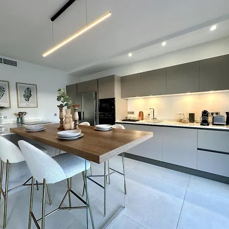 Elegant Et Spacieux 3 Pieces, Centre Appartement *