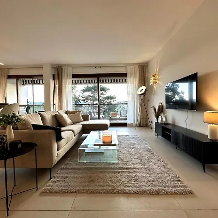 Elegant Et Spacieux 3 Pieces, Centre