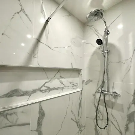 Elégant Et Spacieux 3 Pièces, Centre Appartamento